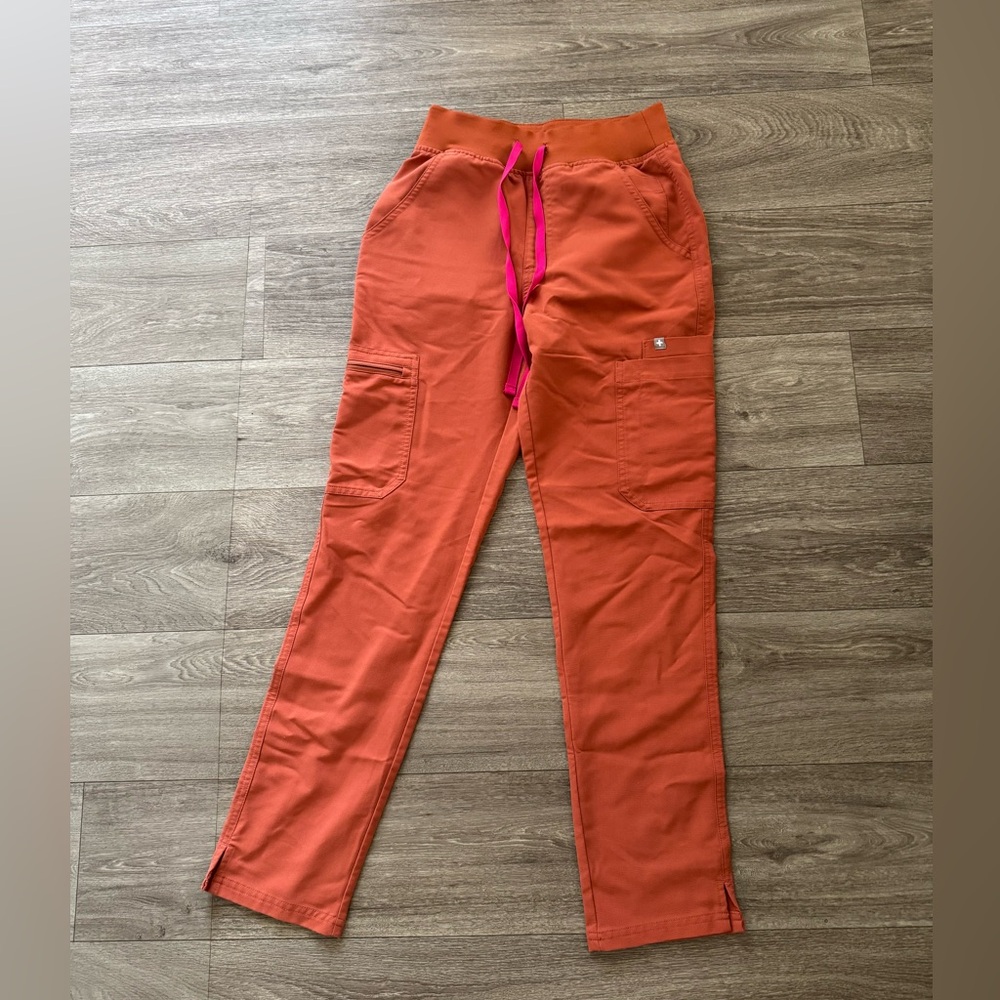 Figs Yola high waisted 2.0 scrub pants